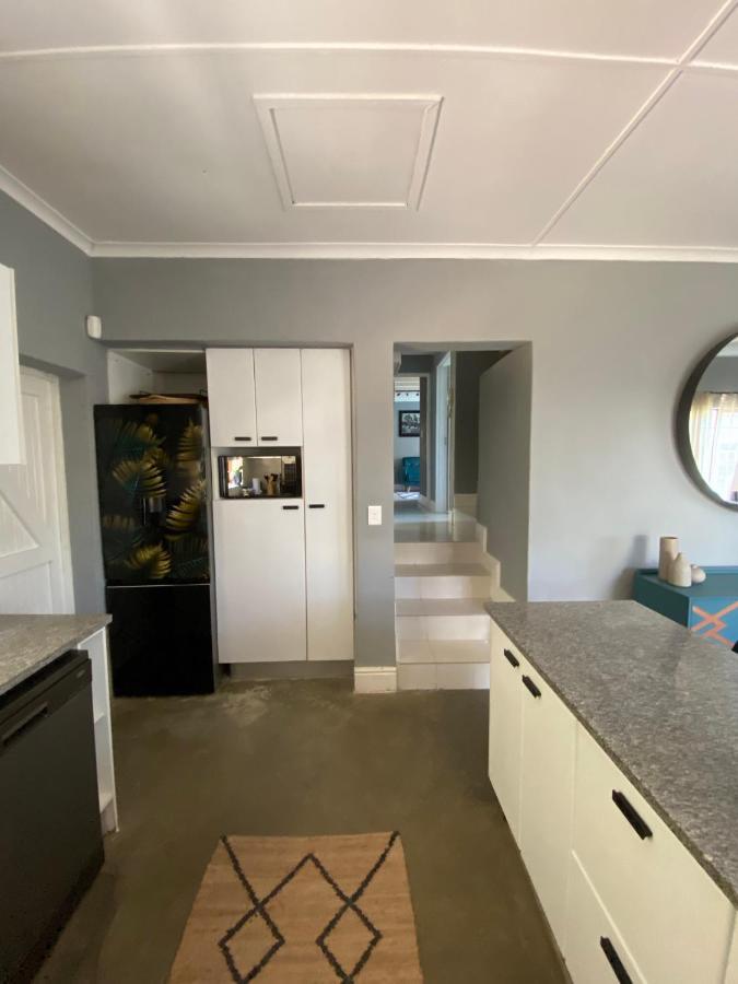 Cosy And Unique Family Retreat In Hout Bay Villa Kapstaden Exteriör bild