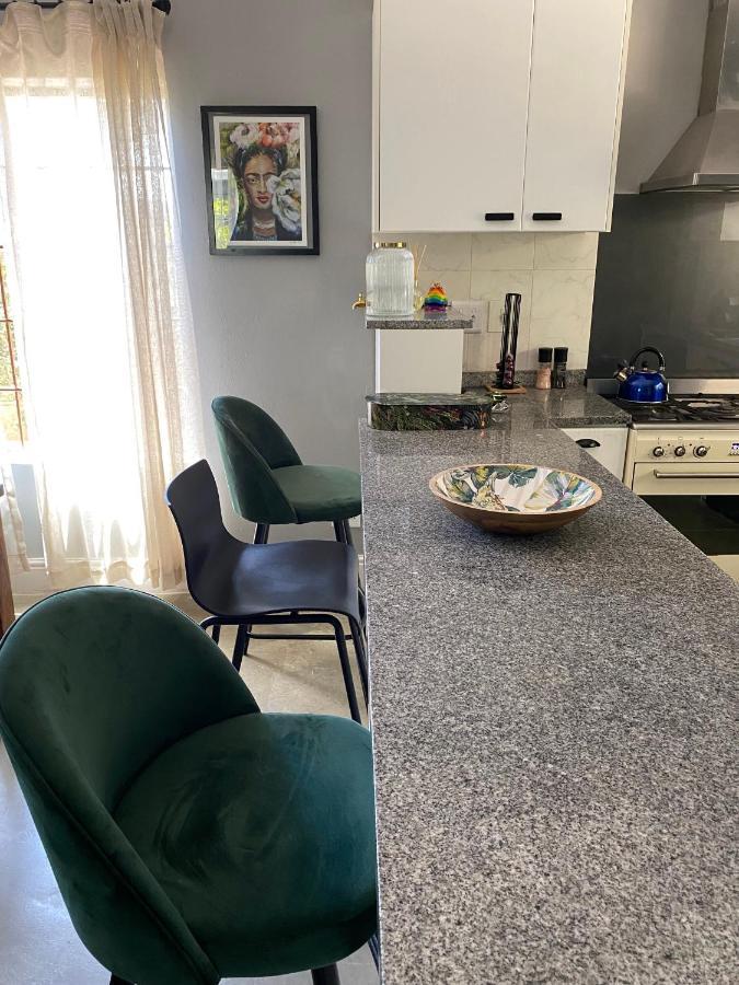 Cosy And Unique Family Retreat In Hout Bay Villa Kapstaden Exteriör bild